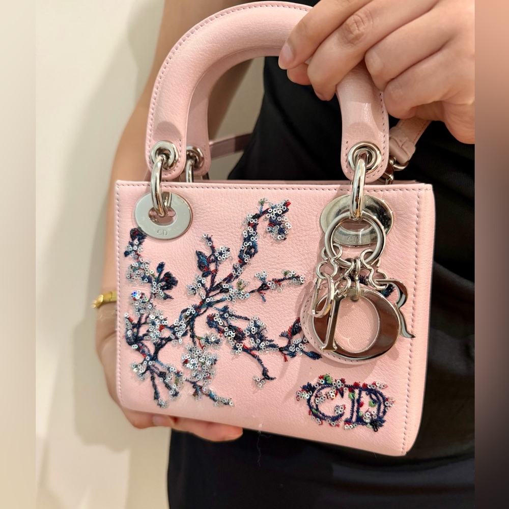 Christian Dior Lady Dior Pink Embroidered Sequin Floral Limited Edition Bag - Picture 4 of 17